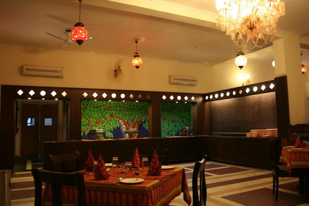 Hotel Pratap Palace Chittorgarh Zewnętrze zdjęcie